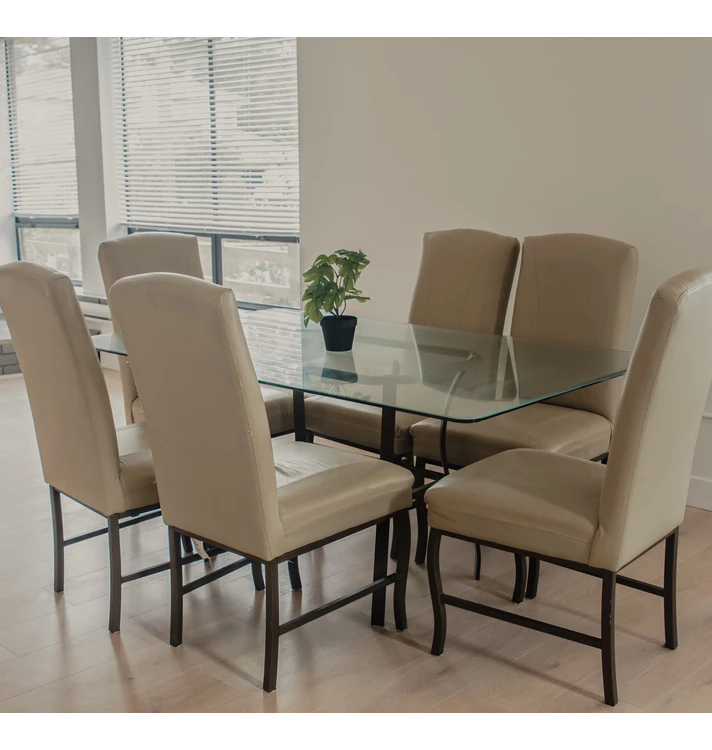 Tourmaline Room Dining room 01 Co-living in Canada