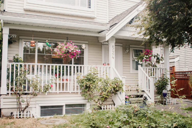 385 Homestay in Canada
